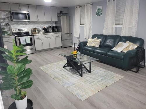 Η κουζίνα ή μικρή κουζίνα στο Garden Apartment Near Northwestern