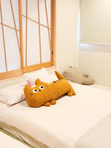 Ōimazato-Japanese Garden Japanese Entire House with T a t ami Rooms for 8 & 5 Minutes Walk to Imazato &2 Baths 2 Toilets &Direct to Namba and Nipponbashi