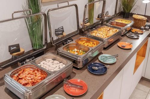 ホテルの敷地内または近くでの食事または食べ物