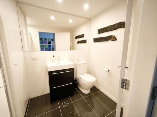 Koupelna v ubytování The Rugby Street Studio-Civic and Chic