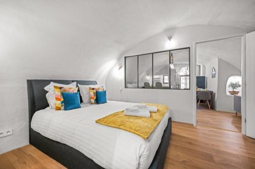 Ένα ή περισσότερα κρεβάτια σε δωμάτιο στο Le COQ Grimaldi - WiFi - Air conditioning - Quiet