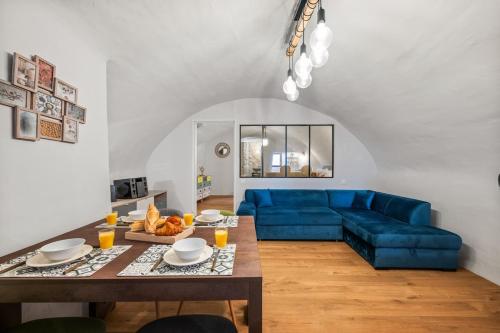 Χώρος καθιστικού στο Le COQ Grimaldi - WiFi - Air conditioning - Quiet