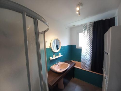 Koupelna v ubytování maison entiere spatieuse et au calme 6 couchages