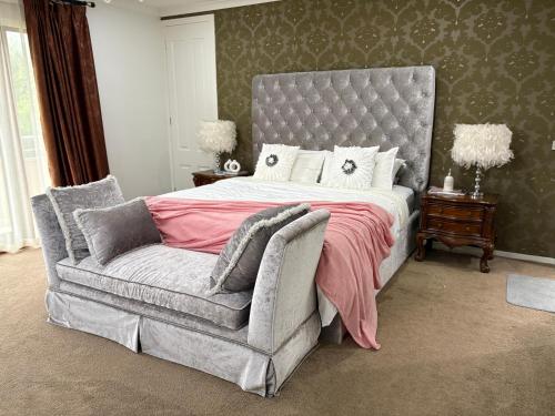 Postel nebo postele na pokoji v ubytování Lucky Home