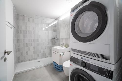 Ένα μπάνιο στο PopUp - Stay3 self check in Apartments