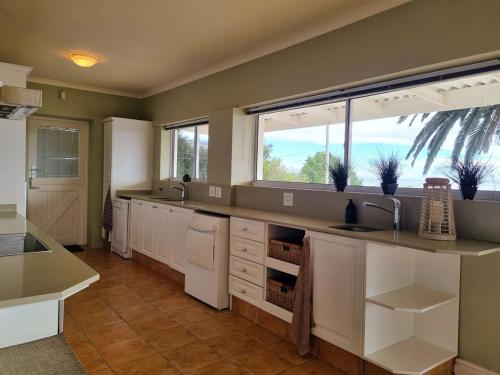 Φωτογραφία από το άλμπουμ του Amazing View Villa, Sleeps 9 σε Gordonʼs Bay