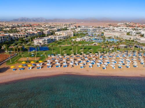 Pickalbatros Royal Moderna Sharm "Aqua Park"- All inclusive — Beach