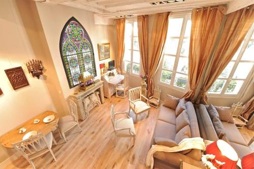 Fantastic View On Notre Dame Abelard with AC