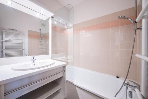 Ένα μπάνιο στο Bel Écrin - Station de ski à pied