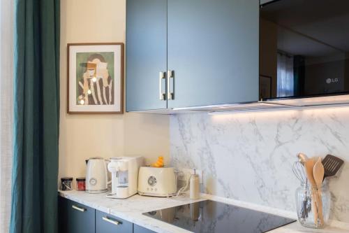L10 Staywizus - Suite Clemenceau Central, next train station, AC