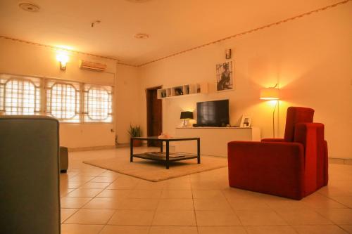 TV a/nebo společenská místnost v ubytování Nook & Nest