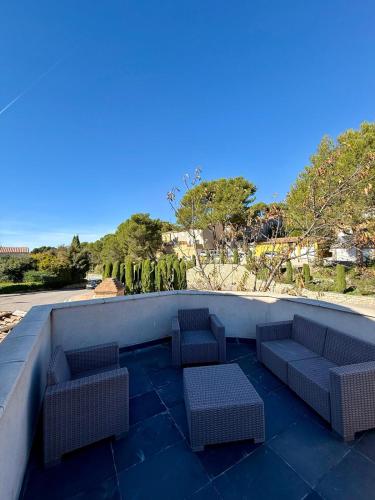 T3 haut de villa avec terrasse à Roquefort-la-Bédoule proche Cassis