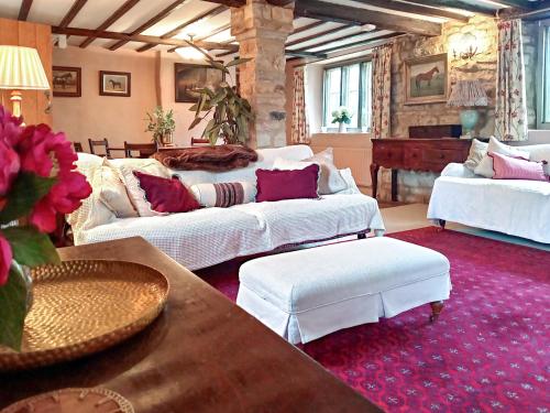 Gallery image of Crown House in Casterton