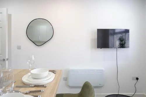 Bespoke Apartments Near Cardiff City Centre Free Parking photo 38