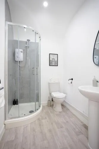 Bespoke Apartments Near Cardiff City Centre Free Parking photo 10
