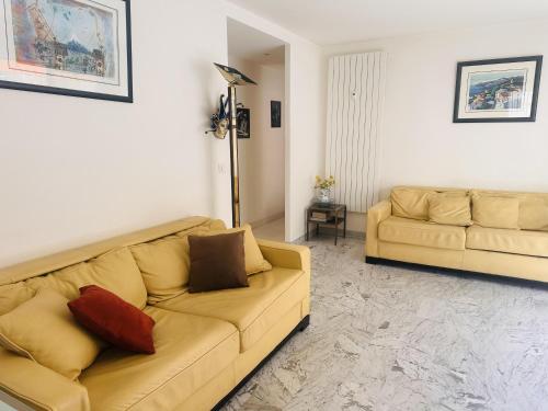 One bedroom apartment in the center of Cannes, next to the Carlton, a few meters from the Croisette - 367