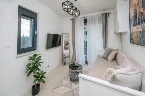 LuxStay Apartments APT4 - Private Parking, Balcony
