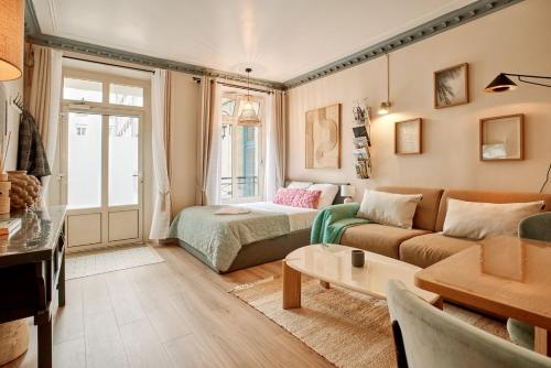 A small studio in Le Marais - VI