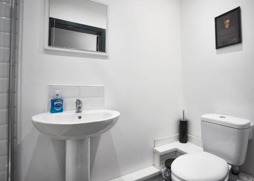STARR SUITE 6 Bedrooms, 6 Bathrooms photo 17