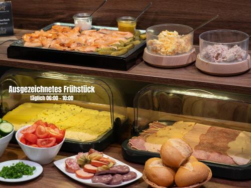 ホテルの敷地内または近くでの食事または食べ物