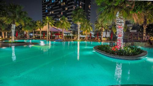 Πισίνα στο ή κοντά στο Luxury Gate Tower Residence