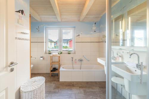 Ένα μπάνιο στο Helga