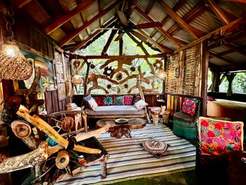 Fairytale Jungle Cottage by the Sea, Bocas