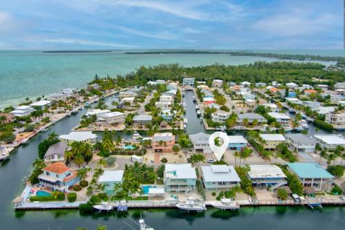 صورة لـ Serene Home with Skiff Dockage & Access to Private Bayfront Beach في Lower Matecumbe Beach