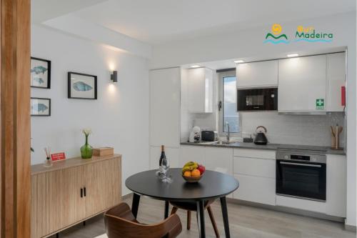Premium quiet apt Funchal seafront Oceanbreeze