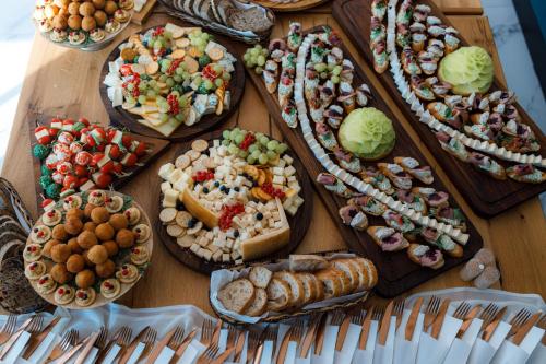 Jídlo v hotelu nebo okolí