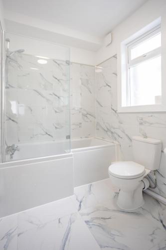Bespoke Apartments Near Cardiff City Centre Free Parking photo 115