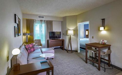 Køkken eller tekøkken på Aspen Suites Anchorage Downtown