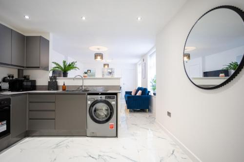Bespoke Apartments Near Cardiff City Centre Free Parking photo 119