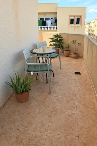 Sunny Penthouse with Large Terrace - Walk to Beach PMT25