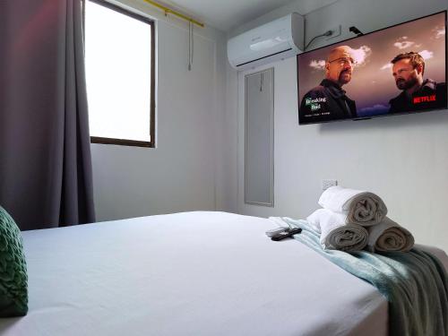 TV a/nebo společenská místnost v ubytování Apartamento Ideal Climatizado con Encanto Cultural