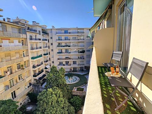 Nestor&Jeeves - CITRONNIER AZUR - Central - Close sea