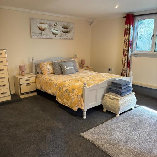 Postel nebo postele na pokoji v ubytování 2 Bed Barn - Sleeps 4 - Pets - Parking - Wifi