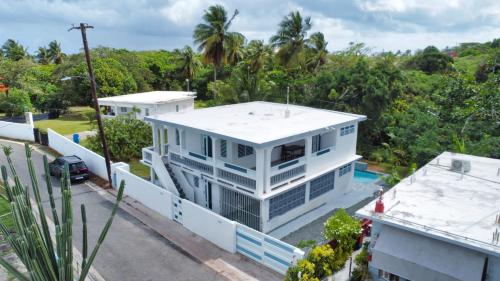 Casa Anastasia Beachside Villa with Pool