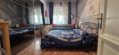 Postel nebo postele na pokoji v ubytování Pisa Happy House