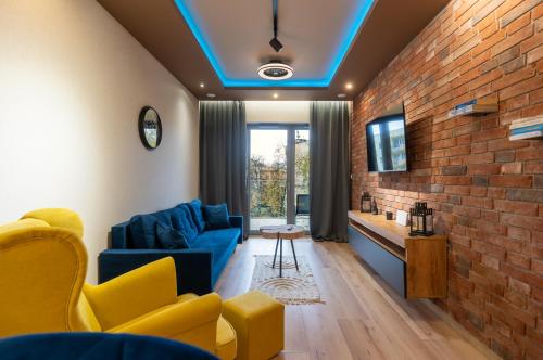 Spodek Modern Apartment by BookingHost
