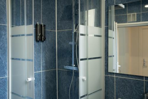 Koupelna v ubytování Hôtel Sofiane