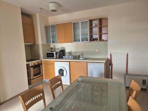 Η κουζίνα ή μικρή κουζίνα στο Villa Detelina 2025