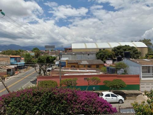 Nespecifikovaný výhled na hory nebo výhled na hory při pohledu z aparthotelu