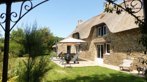 Chaumiere bretonne avec jardin - Golfe du Morbihan
