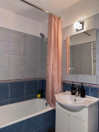 Ένα μπάνιο στο Jonzy's Lil' House