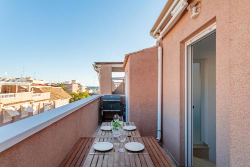 Balkón nebo terasa v ubytování Maikran Seasonal Modern Townhouse Pool & BBQ