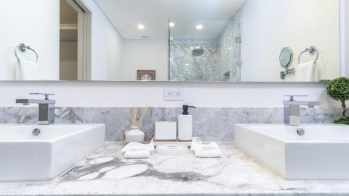 Ένα μπάνιο στο Encantame Towers Viento 1502