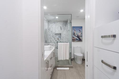 Ένα μπάνιο στο Relax and Splash in Paradise Encantame Towers C 1703