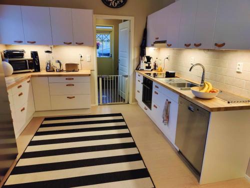 Küche/Küchenzeile in der Unterkunft House santas