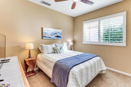 Postel nebo postele na pokoji v ubytování Walk to Coachella and Stagecoach Festival Retreat!